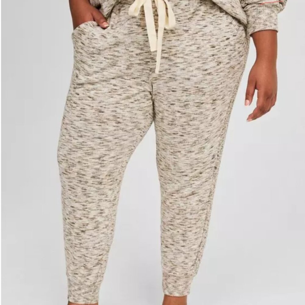 Torrid Super Soft Plush Cable Lounge Jogger Oatmeal SpaceDye 2  2X  22-24